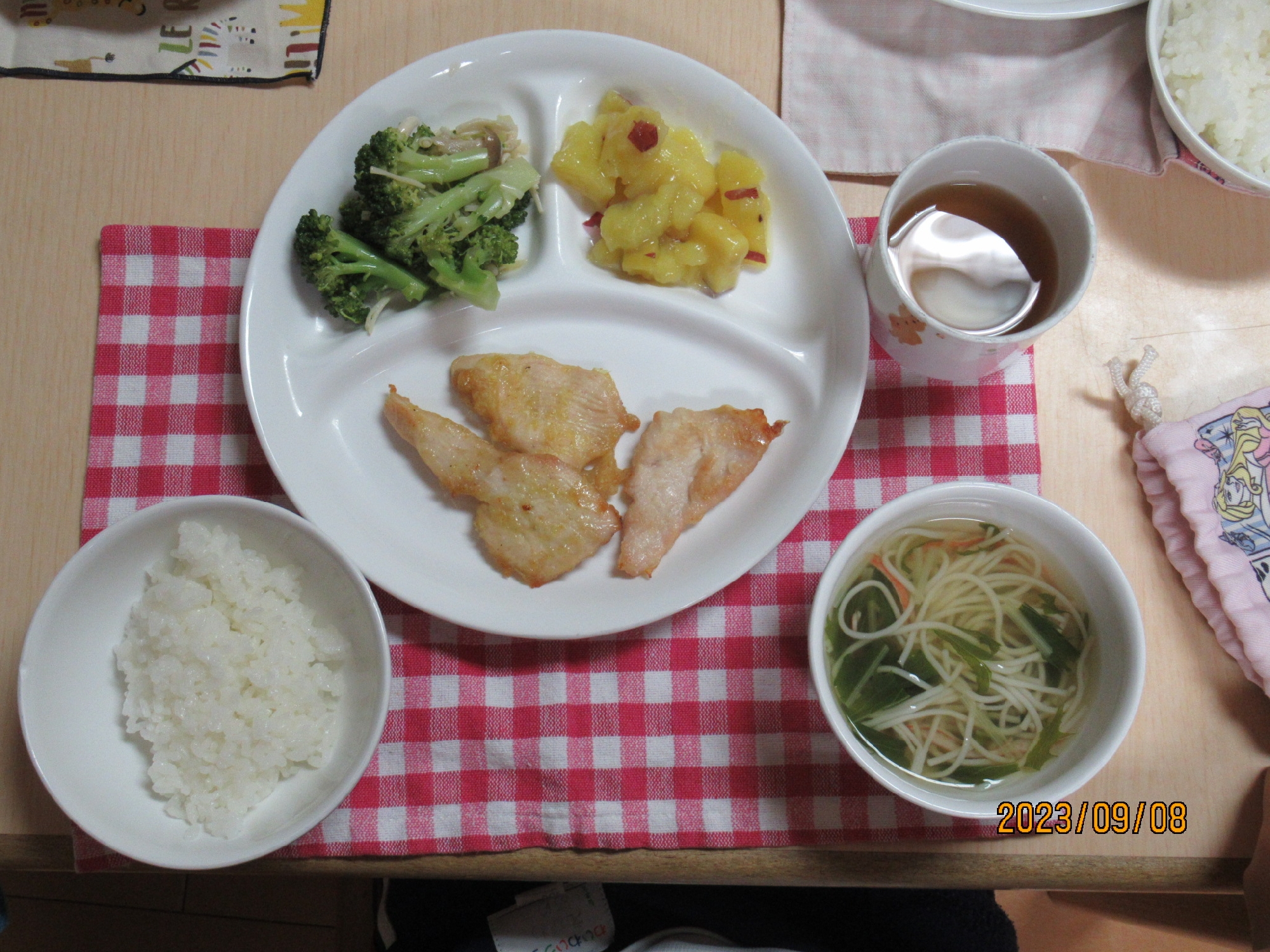 今日の給食9月8日