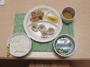 今日の給食とおやつ12月12日