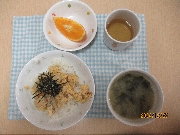 今日の給食とおやつ12月25日