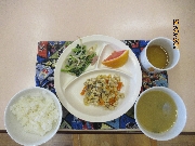 今日の給食とおやつ3月5日
