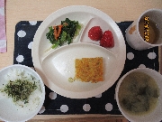 今日の給食とおやつ4月8日