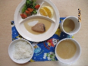 今日の給食とおやつ4月17日