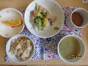 今日の給食とおやつ4月23日