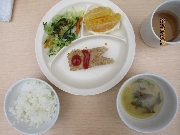 今日の給食とおやつ4月28日
